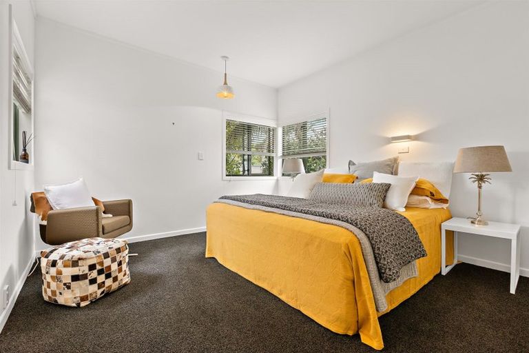 Photo of property in E/5 The Esplanade, Eastern Beach, Auckland, 2012