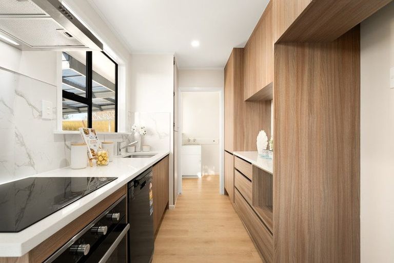 Photo of property in 11a Lomas Place, Manurewa, Auckland, 2102