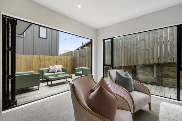 Photo of property in 6b Pax Avenue, Forrest Hill, Auckland, 0620