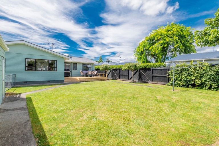 Photo of property in 6 Highbury Drive, Levin, 5510