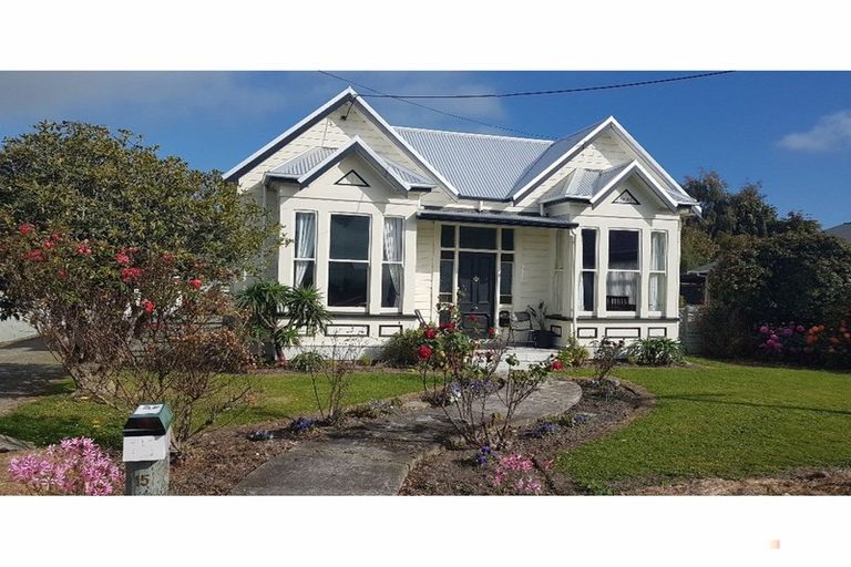 Photo of property in 15 Coronation Street, Waimate, 7924