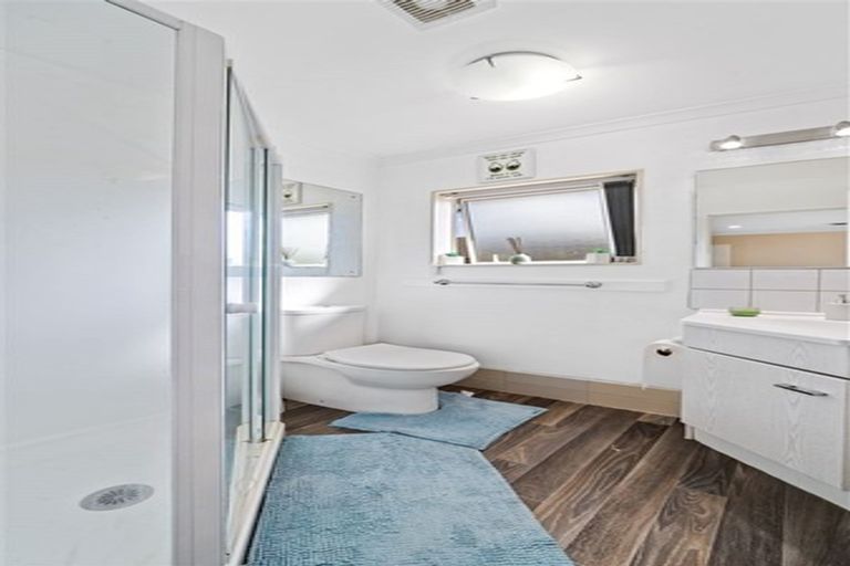 Photo of property in 4 Duckworth Road, Papakura, 2110