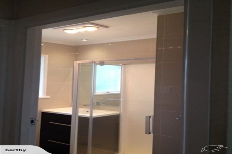 Photo of property in 2/10 Mahon Place, Papatoetoe, Auckland, 2025