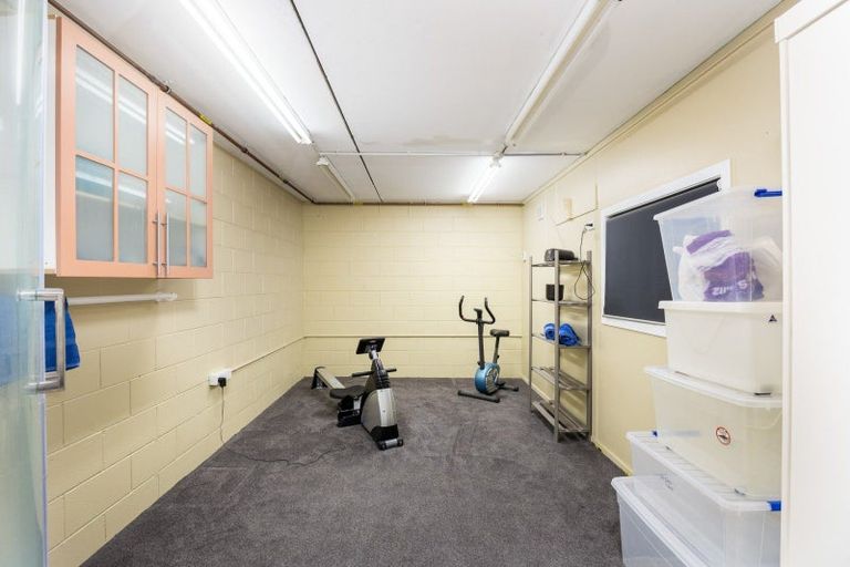 Photo of property in 5f Bromley Place, Westown, New Plymouth, 4310