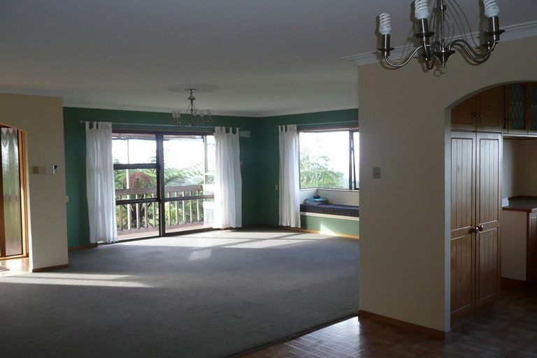 Photo of property in 31b Bush Road, Waiatarua, Auckland, 0604