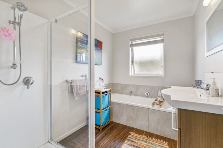 Photo of property in 39 Utopia Park Heights, Welcome Bay, Tauranga, 3112