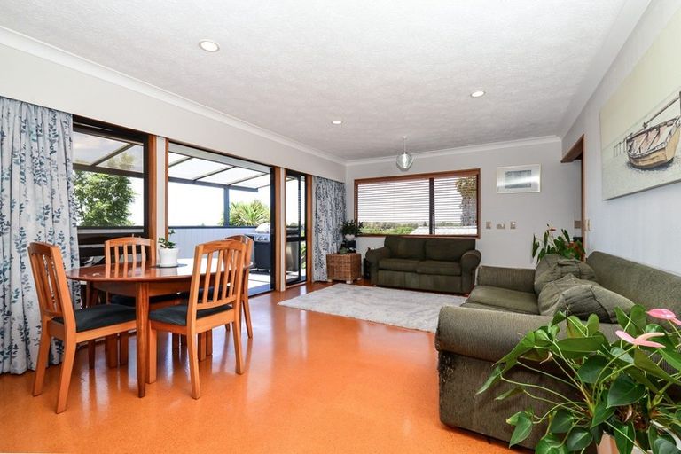 Photo of property in 8 Northview Lane, Nawton, Hamilton, 3200