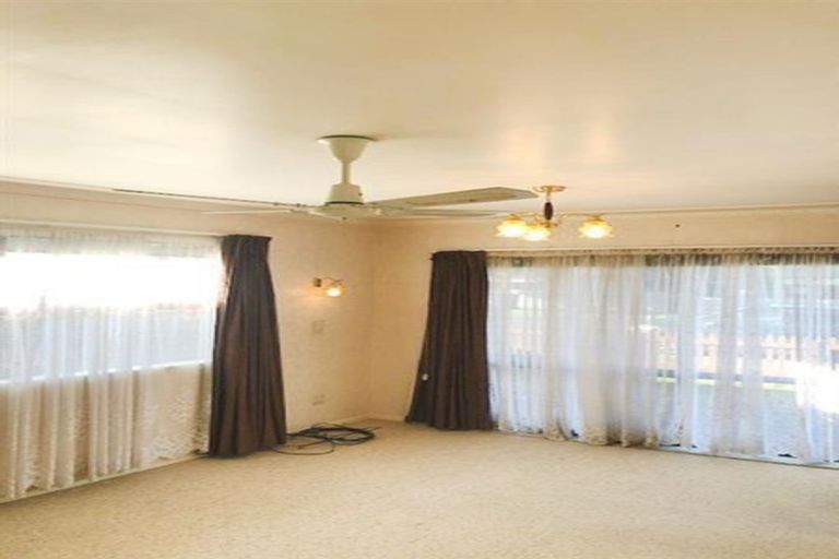 Photo of property in 2/1 Landscape Road, Papatoetoe, Auckland, 2025