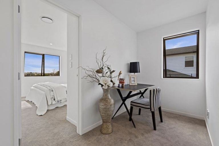 Photo of property in 31a Weatherly Road, Torbay, Auckland, 0630