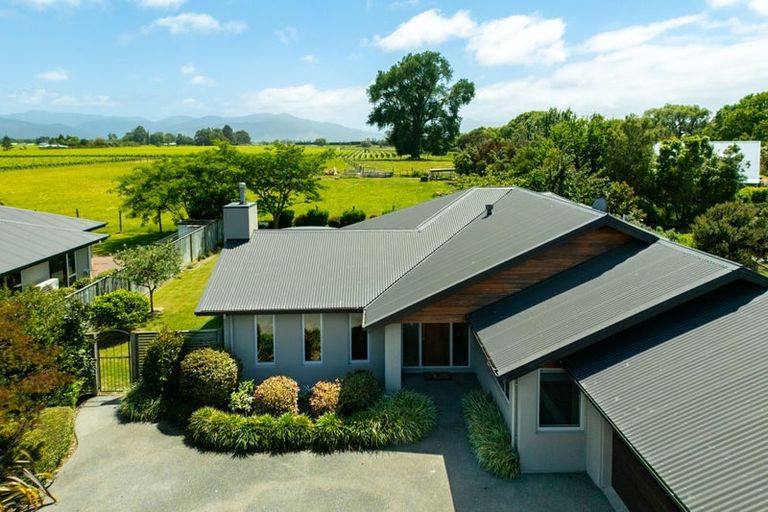 Photo of property in 25 Clearwater Place, Mayfield, Blenheim, 7201