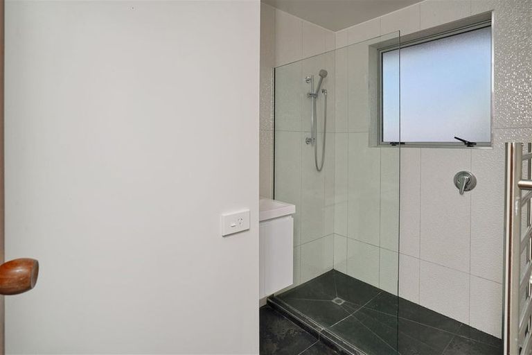 Photo of property in 2/275 Hendersons Road, Hoon Hay, Christchurch, 8025