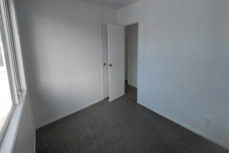 Photo of property in 9 Maybelle Place, Kelston, Auckland, 0602
