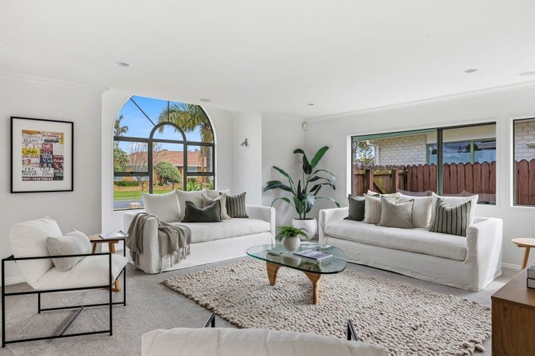 Photo of property in 179 Lakeside Drive, Orewa, 0931