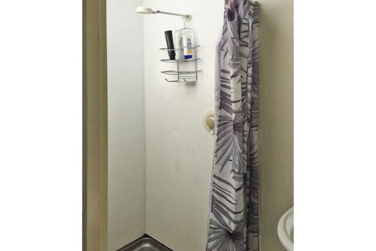 Photo of property in 113b Wynyard Crescent, Fernhill, Queenstown, 9300