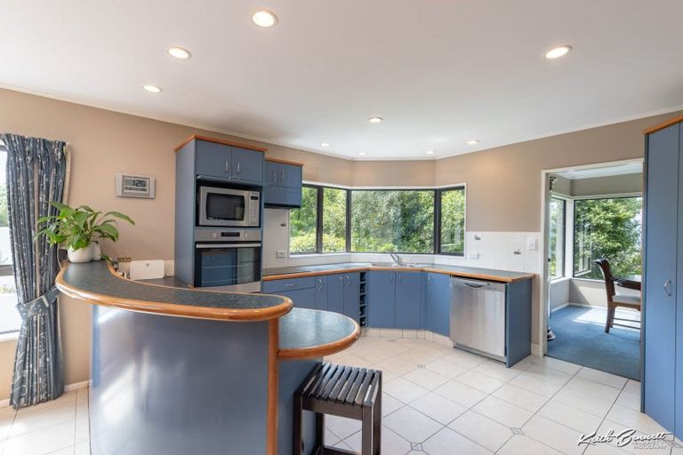 Photo of property in 18 Crestview Grove, Belmont, Lower Hutt, 5010