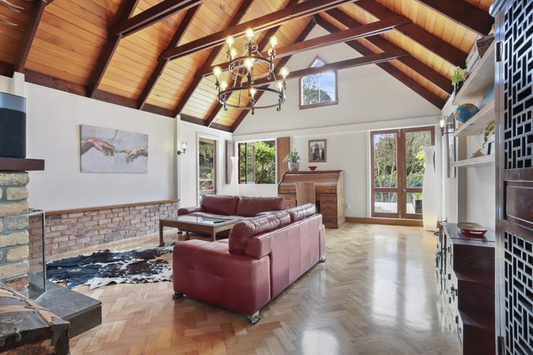 Photo of property in 43 West Lynn Road, Titirangi, Auckland, 0604