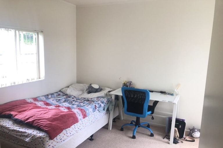 Photo of property in 1/7 Mizpah Road, Waiake, Auckland, 0630