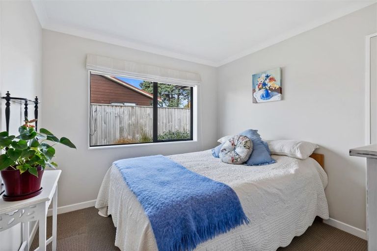 Photo of property in 27 Ian Peter Way, Otaki, 5512