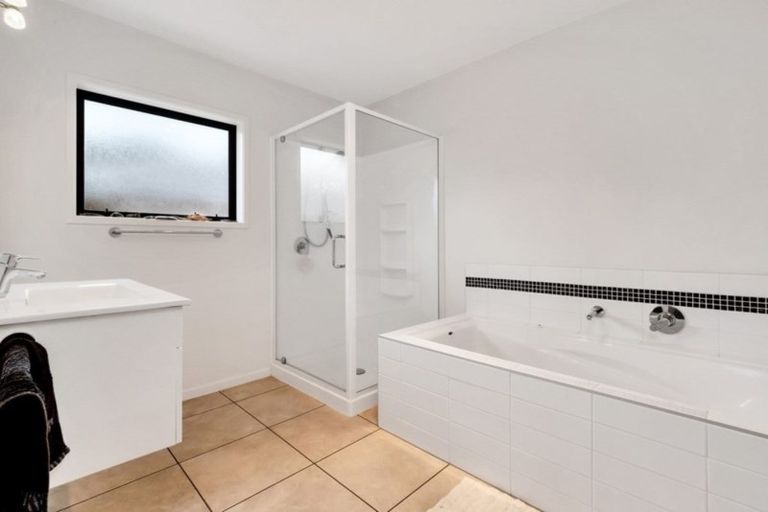 Photo of property in 16 Conniston Way, Pyes Pa, Tauranga, 3112