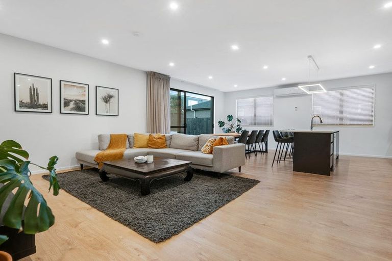 Photo of property in 3 Ropere Street, Kumeu, 0810