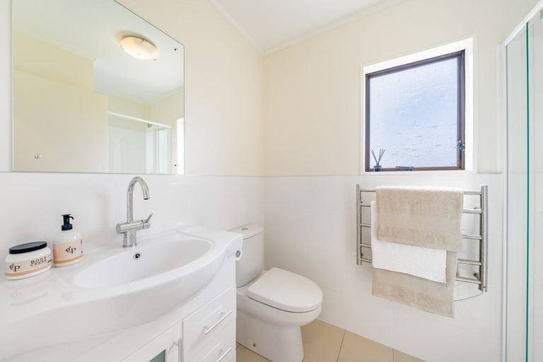 Photo of property in 42 Gurkha Crescent, Khandallah, Wellington, 6035