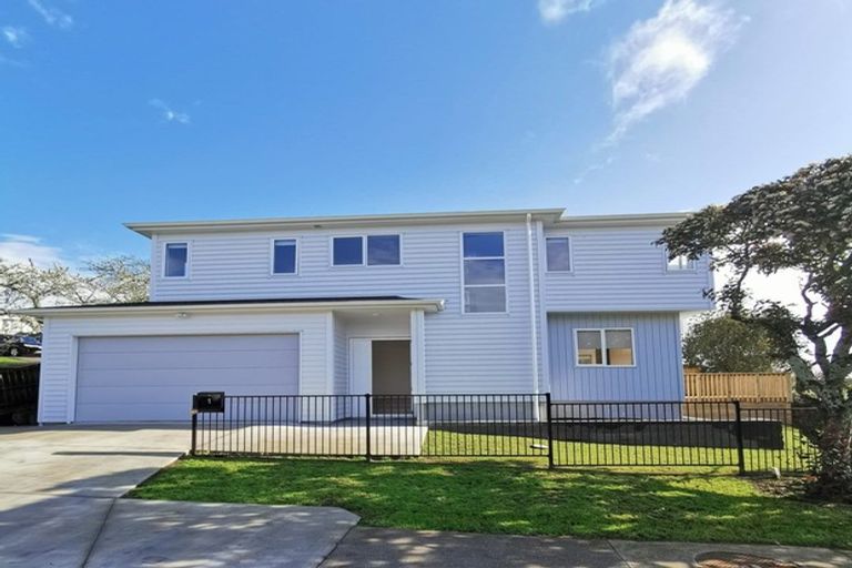 Photo of property in 1 Justin Place, Te Atatu Peninsula, Auckland, 0610