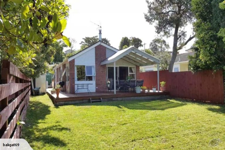 Photo of property in 2/76 Glenvar Road, Torbay, Auckland, 0630