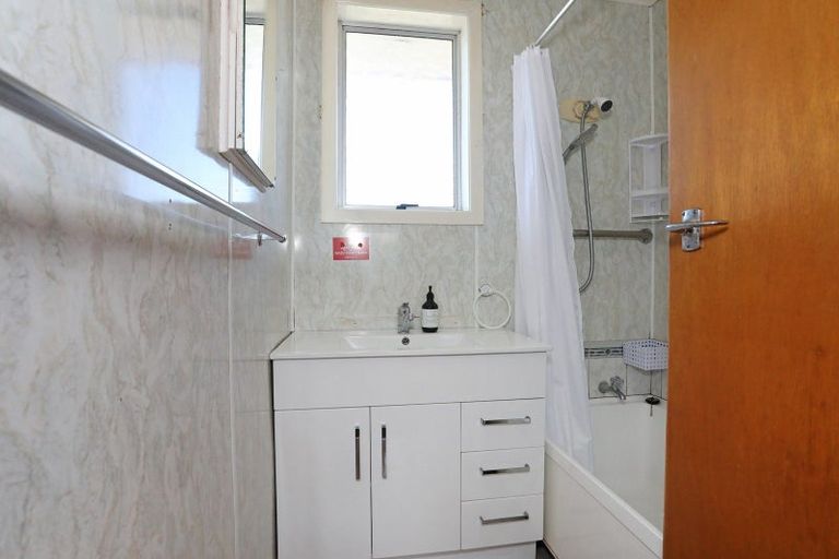 Photo of property in 15 Fergusson Street, Marton, 4710