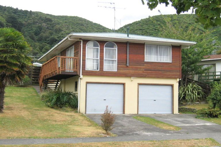 Photo of property in 156 California Drive, Totara Park, Upper Hutt, 5018