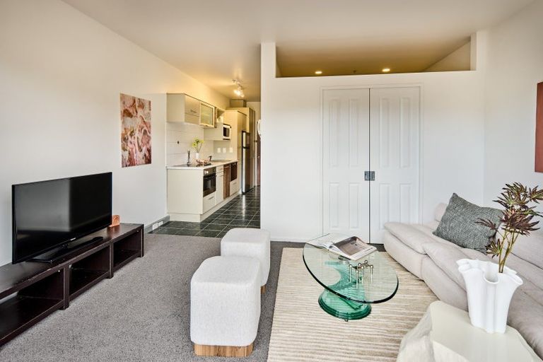 Photo of property in Atrium Towers, 6p/154 The Terrace, Wellington Central, Wellington, 6011