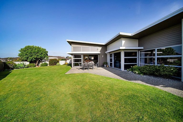 Photo of property in 33 Dillon Drive, Bell Block, New Plymouth, 4312
