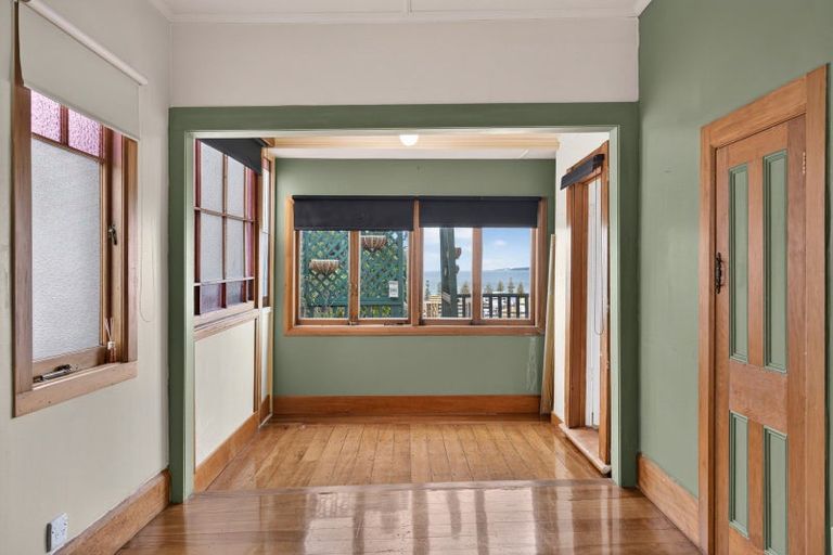 Photo of property in 42 Cameron Road, Bluff Hill, Napier, 4110