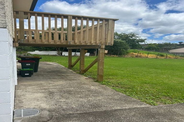 Photo of property in 2/70 Gladstone Road, Northcote, Auckland, 0627