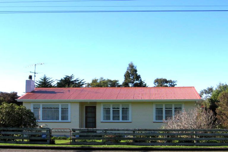 Photo of property in 26 Johnston Street, Featherston, 5710