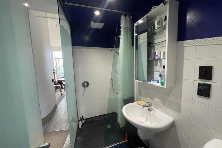 Photo of property in Qba Apartments, 2n/51 Webb Street, Mount Cook, Wellington, 6011