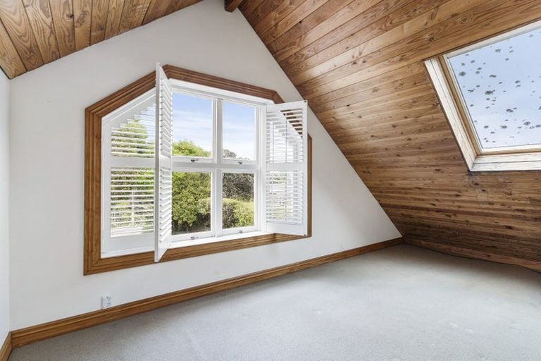 Photo of property in 5 Queen Street, Northcote Point, Auckland, 0627