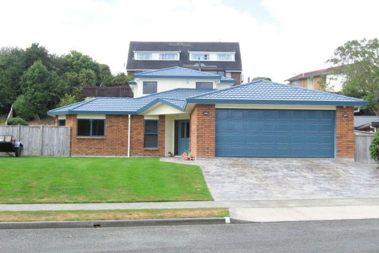 Photo of property in 6 Morepork Close, Brown Owl, Upper Hutt, 5018