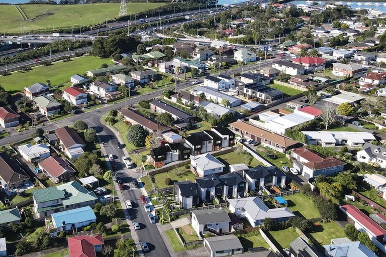 Photo of property in 49b Vera Road, Te Atatu South, Auckland, 0610