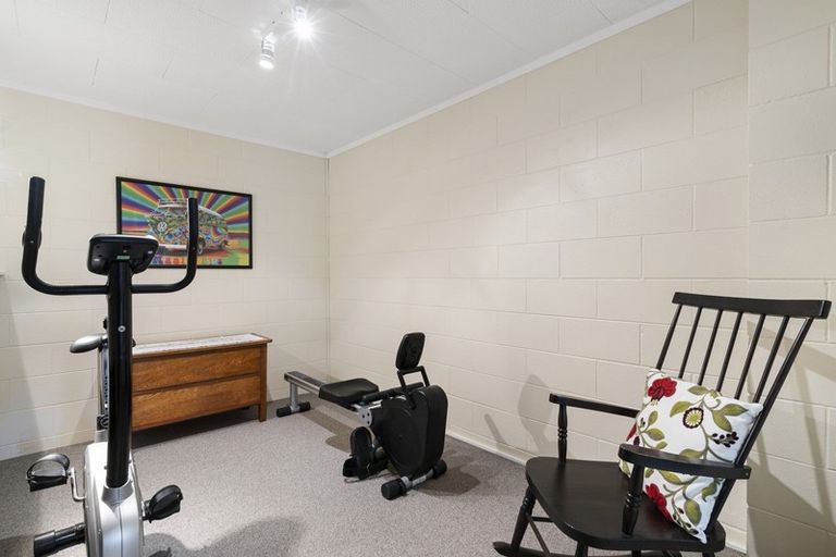 Photo of property in 28 Jandell Crescent, Bucklands Beach, Auckland, 2014