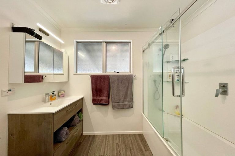 Photo of property in 10 Wicklow Place, Bell Block, New Plymouth, 4312