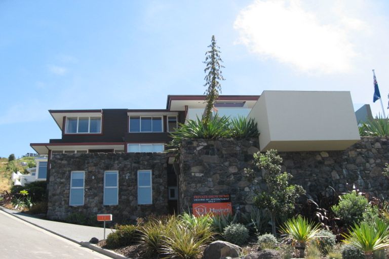 Photo of property in 12 Challenger Lane, Redcliffs, Christchurch, 8081