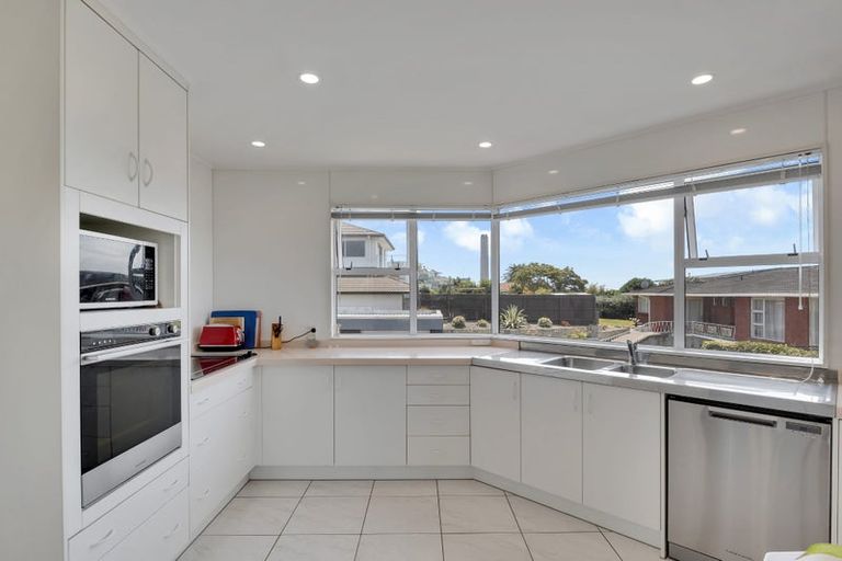 Photo of property in 6 Scott Street, Moturoa, New Plymouth, 4310