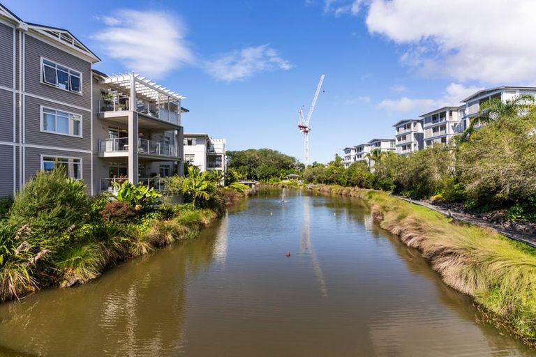 Photo of property in 77 Parkside Drive, Orewa, 0931