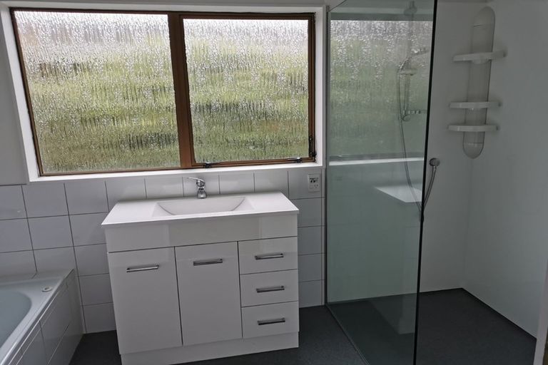 Photo of property in 38 Kapanui Road, Waikanae, 5036