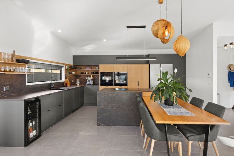 Photo of property in 77 Vogel Street, Cambridge, 3434