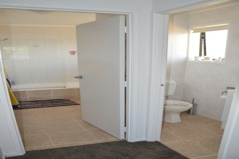 Photo of property in 1/61 Forrest Hill Road, Milford, Auckland, 0620