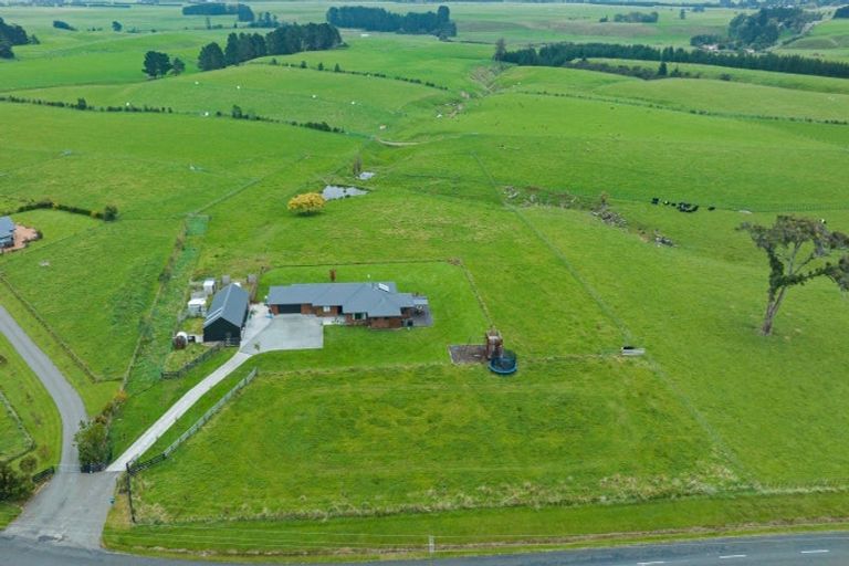 Photo of property in 1061 Taonui Road, Colyton, Feilding, 4775