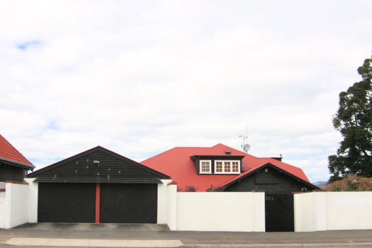 Photo of property in 244 Devonport Road, Tauranga, 3110