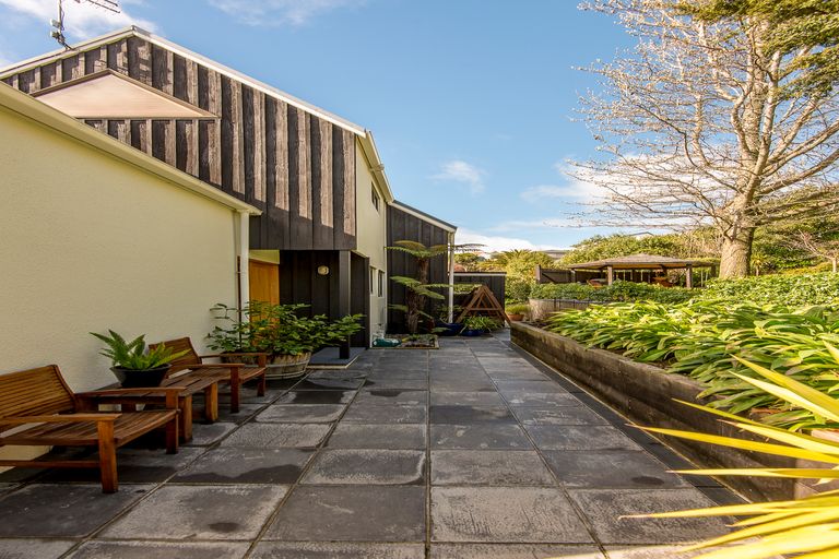 Photo of property in 18 Happy Home Road, Westmorland, Christchurch, 8025