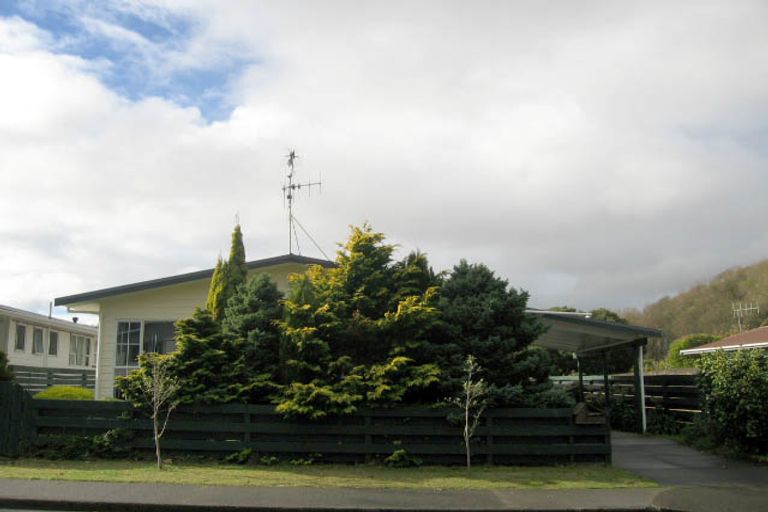 Photo of property in 71 Donovan Road, Paraparaumu Beach, Paraparaumu, 5032